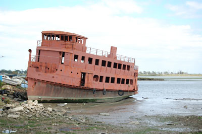 barco em ruínas.jpg